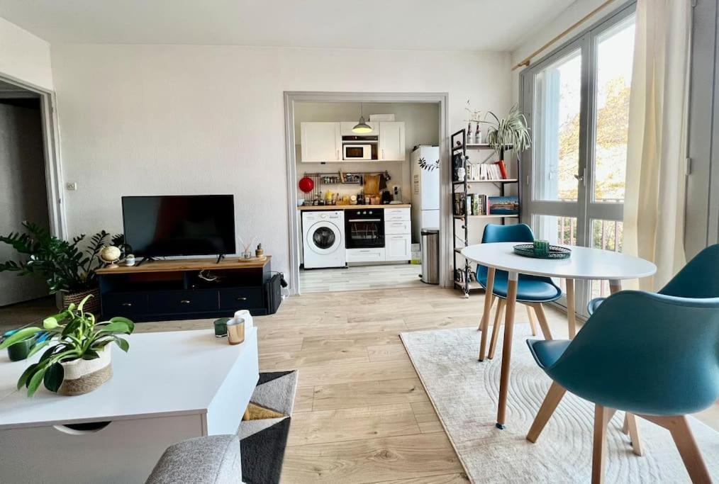 Le P'Tit Anatole - Joli T2 Avec Parking Apartment Poitiers Exterior photo