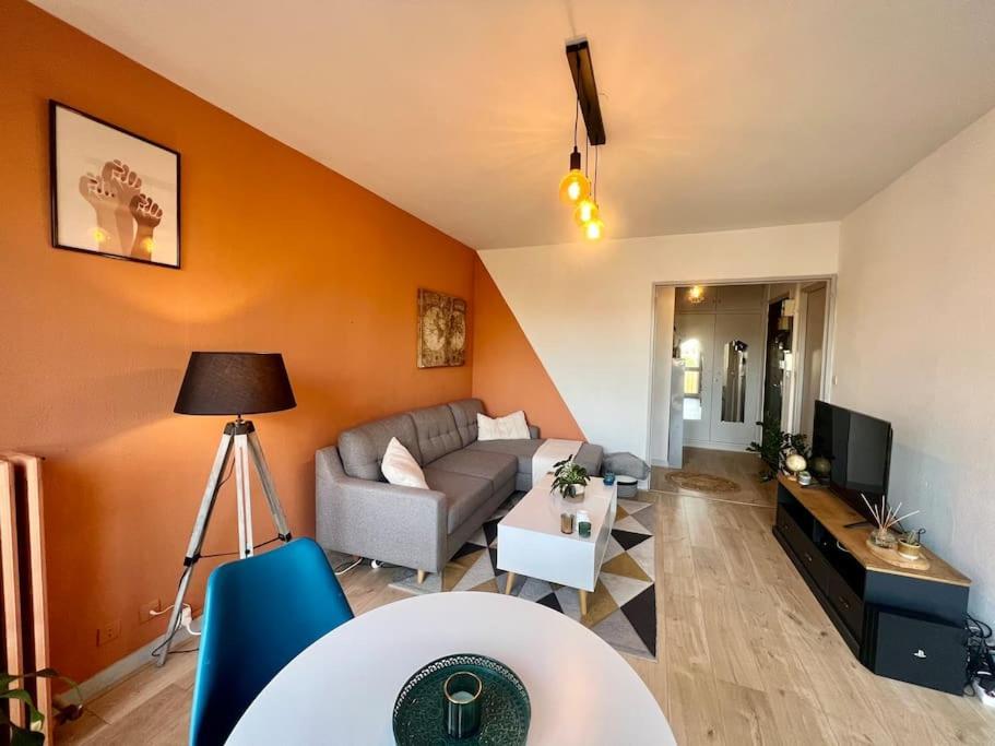Le P'Tit Anatole - Joli T2 Avec Parking Apartment Poitiers Exterior photo