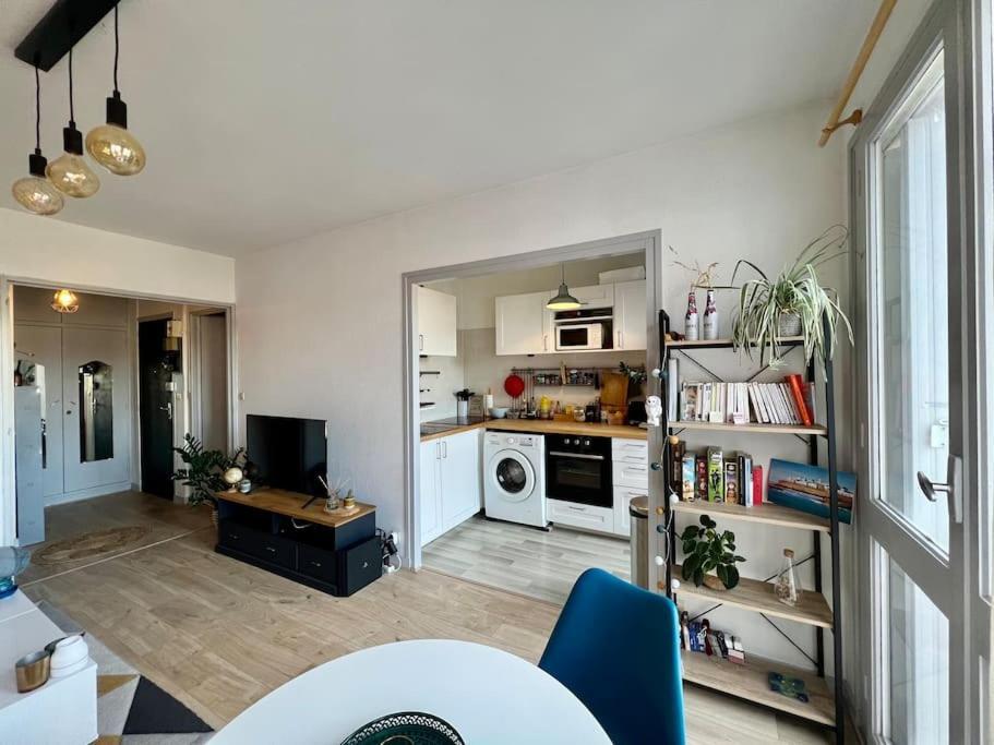 Le P'Tit Anatole - Joli T2 Avec Parking Apartment Poitiers Exterior photo